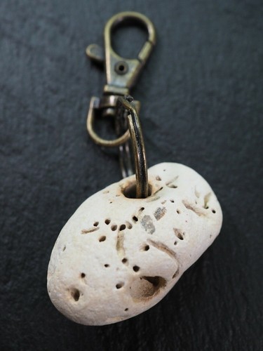 Hag stone keyring witch - keyring,